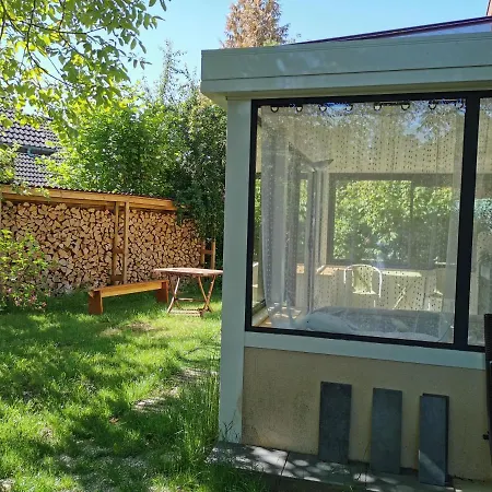 Holiday home Studio 30 M2 Jardinet 10minutes Annecy